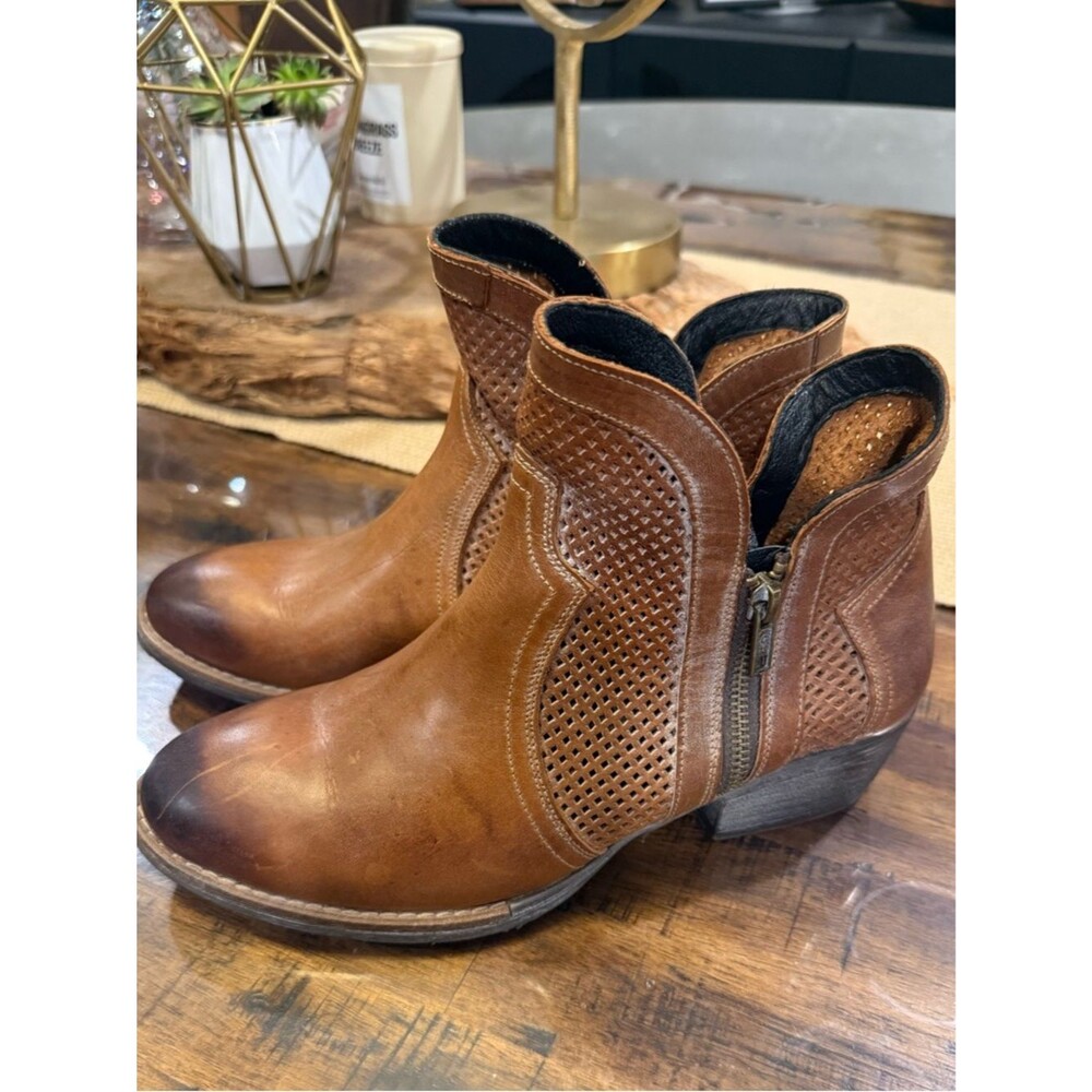 Sterling River Boots Womens 9.5 Brown Leather Perforated Western
